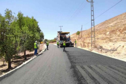 Bir günde 3 bin 549 ton asfalt serimi