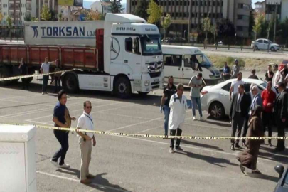 Pazar yerinde silahlı saldırı: 1 ölü, 1 yaralı