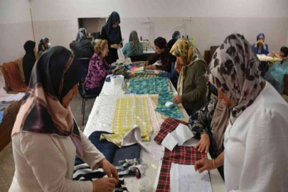 Hem meslek öğreniyorlar hem de para kazanıyorlar