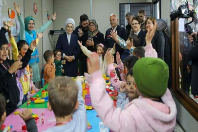 EMİNE ERDOĞAN DEPREM BÖLGESİ NURDAĞI VE İSLAHİYE İLÇELERİNİ ZİYARET ETTİ