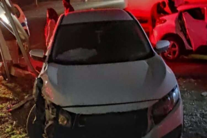 Otomobil ile hafif ticari araç çarpıştı: 2 yaralı
