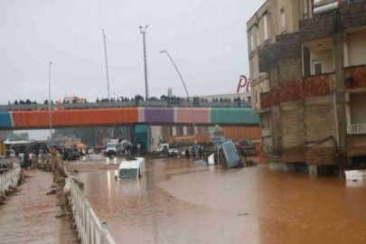 Deprem bölgesini sel vurdu: 11 ölü, 7 kayıp