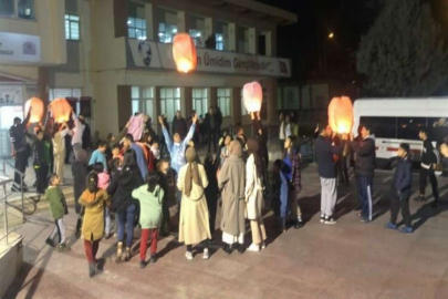 Depremzedelerin dilek fenerine yazdıkları duygulandırdı