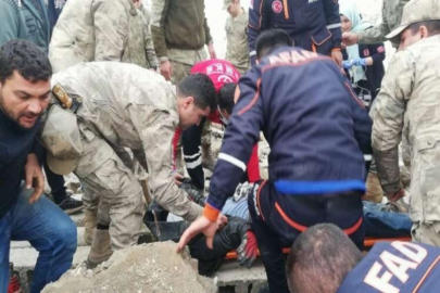 Çivi çakmaya çalıştığı depo başına çöktü: 1 ölü