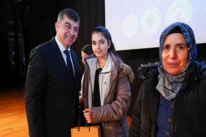 Şehitkamil’deki öğrencilere 4 bin TL nakdi destek verildi