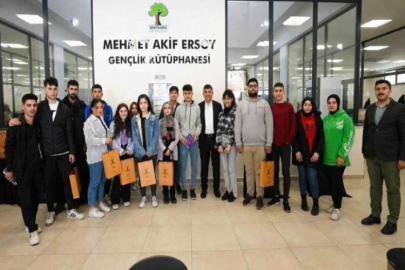 Fadıloğlu, gençlerle ‘bilinçli genç olmak’ üzerine konuştu