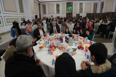 Tahmazoğlu umreye giden öğrenciler ve aileleri ile iftarda bir araya geldi