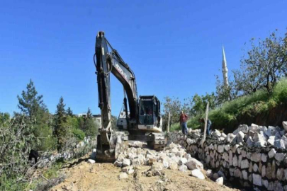 Siirt Belediyesi Şeyh Süleyman Mezarlığı’nda yol yapım çalışmasına başladı