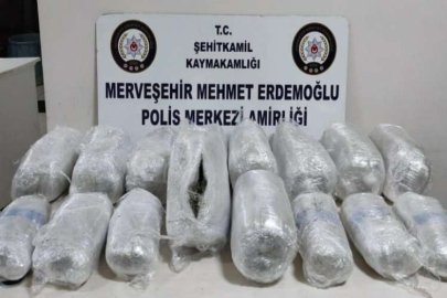 Şüphe üzerine durdurulan araçtan 13 kilo esrar çıktı