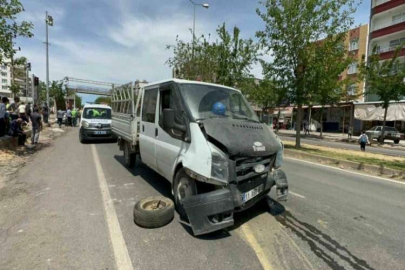 Otomobil ile pikap çarpıştı: 2 yaralı
