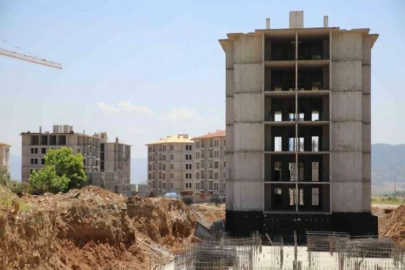 İslahiye’de depremzedeler için yapılan kalıcı konutlar hızla yükseliyor