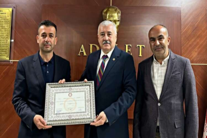 Atay mazbatasını aldı