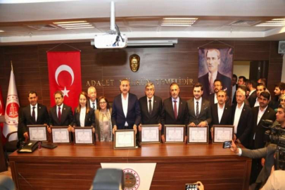AK Parti Gaziantep milletvekilleri mazbatalarını aldı