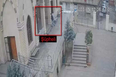 Camide hırsızlık yapan şüpheli kameralara yansıdı