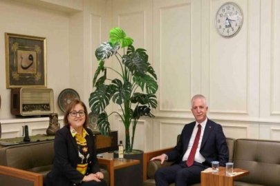 Yeni İstanbul Valisi Gül, Fatma Şahin’e veda ziyaretinde bulundu