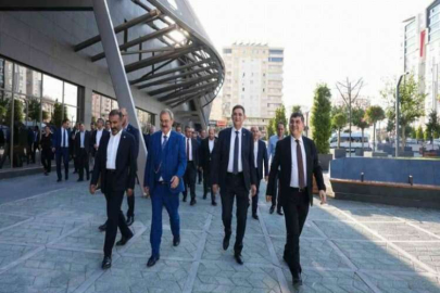 D.T. Şehitkamil Sahnesi’ne övgü dolu sözler