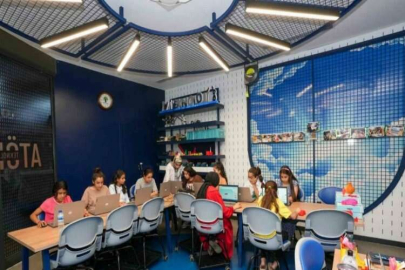 Anne ve çocuklar, bilim atölyelerinde eğitim gördüler