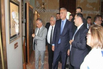 Bakan Ersoy, Kelime-i Tevhid Hat Sergisi’ni gezdi