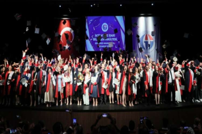 GAÜN İKTİSADİ VE İDARİ BİLİMLER FAKÜLTESİ MEZUNLARINI UĞURLADI
