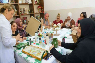 Şehitkamil’de dekoratif ahşap boyama kursuna yoğun ilgi
