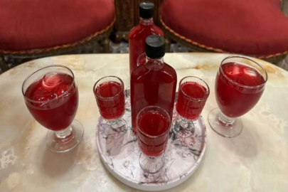 Yaz aylarının ferahlatan içeceği: Reyhan şerbeti