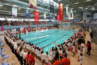 Büyük zaferi, kulaç atarak kutladılar