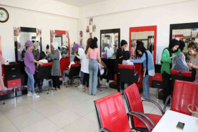 Şehitkamil’deki kuaförlük kursuna yoğun ilgi