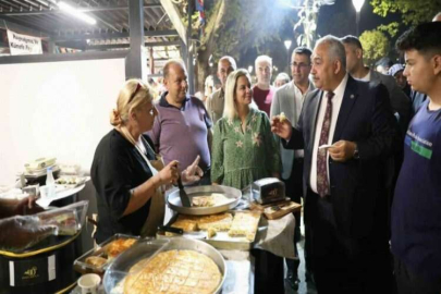 AK Parti İl Başkanı Çetin GastroANTEP stantlarını gezdi