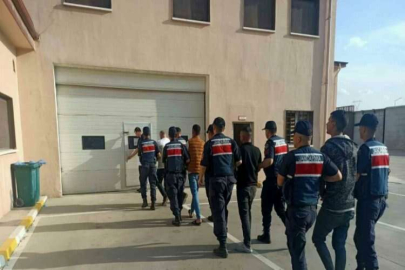Jandarmadan göçmen kaçakçılarına suçüstü
