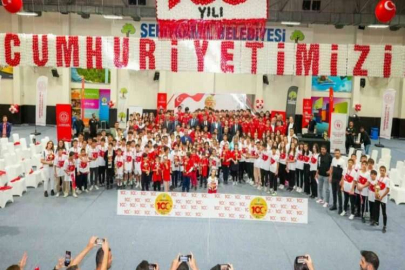 Cumhuriyetin 100. yılında şampiyonlar ödüllendirildi
