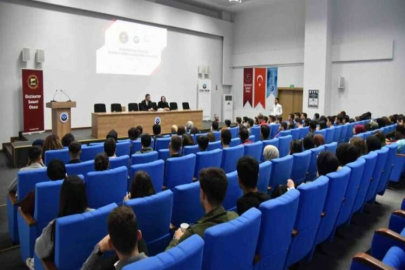 Ünverdi, üniversite öğrencileri ile bir araya geldi