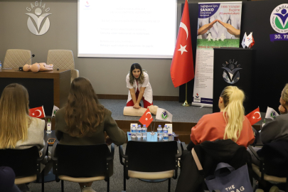 GENÇ İŞ İNSANLARINA İLK YARDIMIN PÜF NOKTALARI ANLATILDI