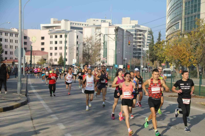 Gazi yarı maratonu, 7’den 70’e beğeni topladı