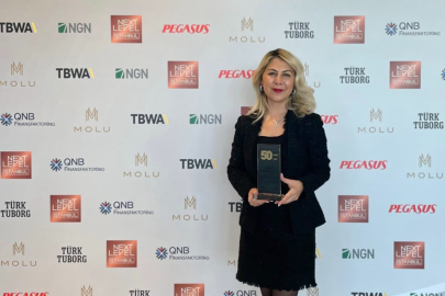 Özlem Dağ’a ödül