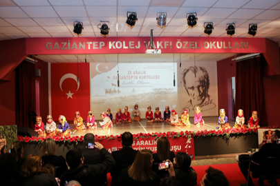 Gaziantep Kolej Vakfı’nda Antep Savunması öğrenciler tarafından sahnelendi