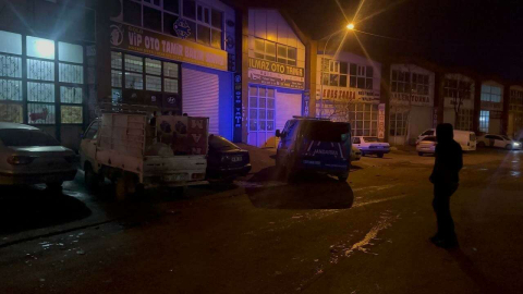 Oto sanayi esnafı ile müşteriler arasında silahlı kavga: 1’i ağır 3 yaralı