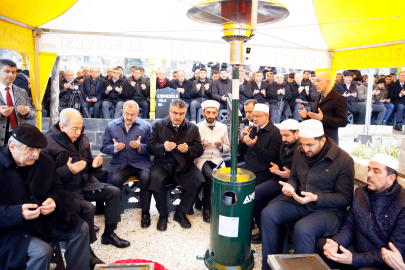 SANKO’NUN KURUCUSU SANİ KONUKOĞLU, MEZARI BAŞINDA ANILDI