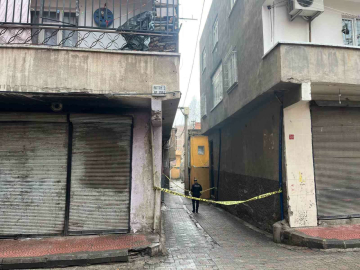 Diyarbakır’da çıkan ev yangınında baba feci şekilde öldü, oğlu dumandan zehirlendi