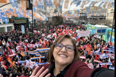Şahin’den miting gibi seçim irtibat ofisi açılışı