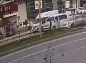 Batman’da otomobilin çarptığı kız metrelerce havaya fırladı