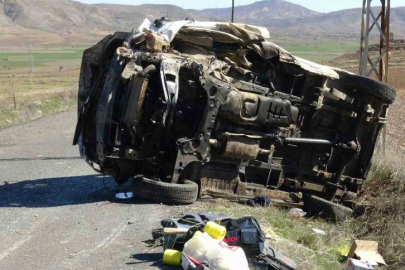 Batman’da takla atan minibüs hurdaya döndü: 3 ağır yaralı
