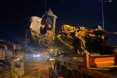 Diyarbakır’da beton direğe çarpan sürücü hayatını kaybetti