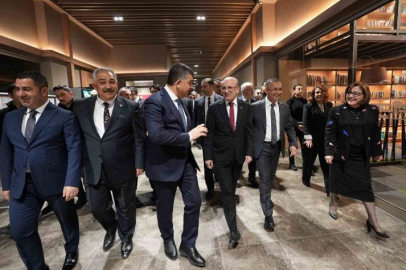 Şimşek, D.T. Şehitkamil Sahnesi’ni inceledi