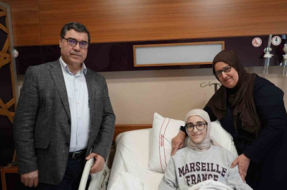 4 yıldır yemek yiyemeyen 15 yaşındaki kız sağlığına kavuştu