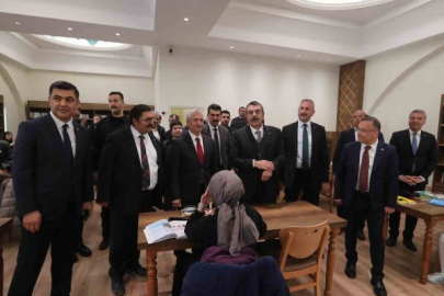 Bakan Tekin’den Şahinbey Millet Cami’ne tam not