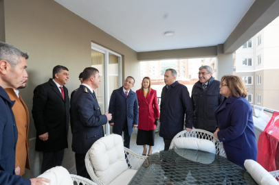 BAKAN YERLİKAYA, ŞEHİTKAMİL POLİS LOJMANLARINI İNCELEDİ