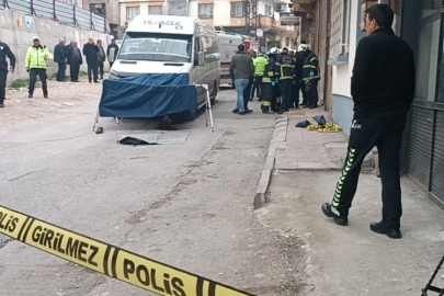 İşçi servisinin altına kalan yaşlı adam hayatını kaybetti