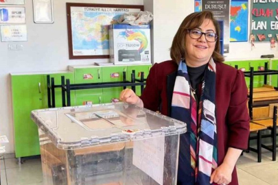 Büyükşehir adayı Fatma Şahin oyunu kullandı