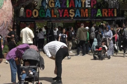 Vatandaşlar bayramda Gaziantep Hayvanat Bahçesi’ne akın etti