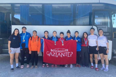 Engelli Sporcular Yüzme Şampiyonasında performanslarıyla göz doldurdu